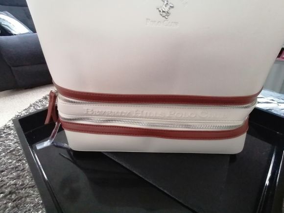 Beverly Hills Handbag New handles strap pockets lightweight tactile very pretty - Picture 3 of 15